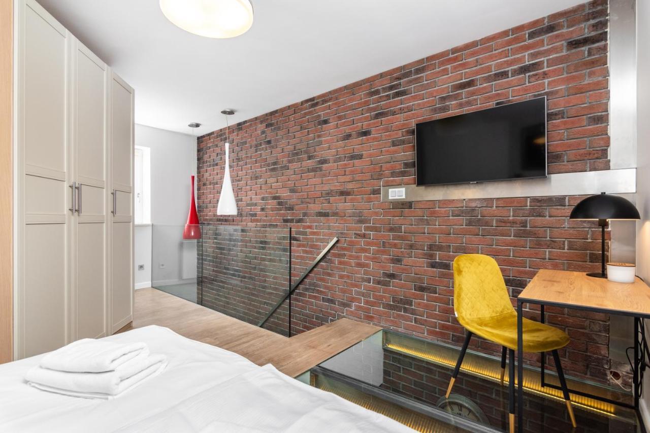 Dwupoziomowy Apartament Na Starym Podgorzu - By Upstairs Krakau Exterior foto
